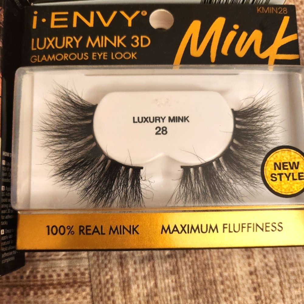 Eye lashes - Picture 2 of 5